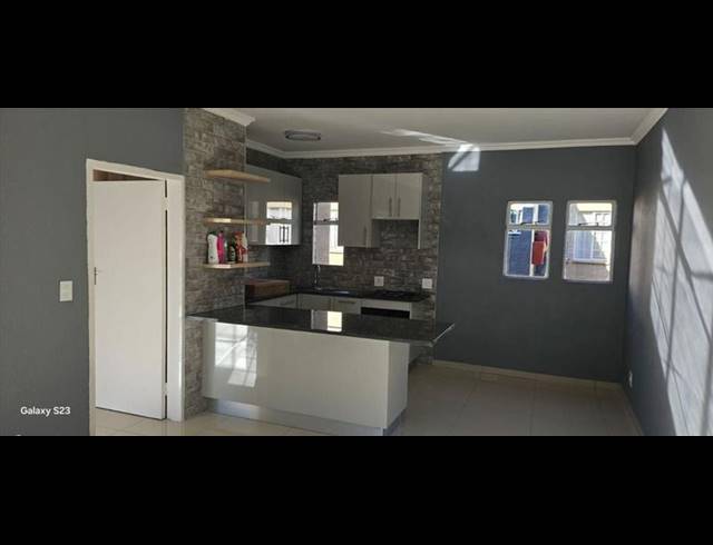 1 BEDROOM TOWNHOUSE FOR SALE IN NORKEM PARK